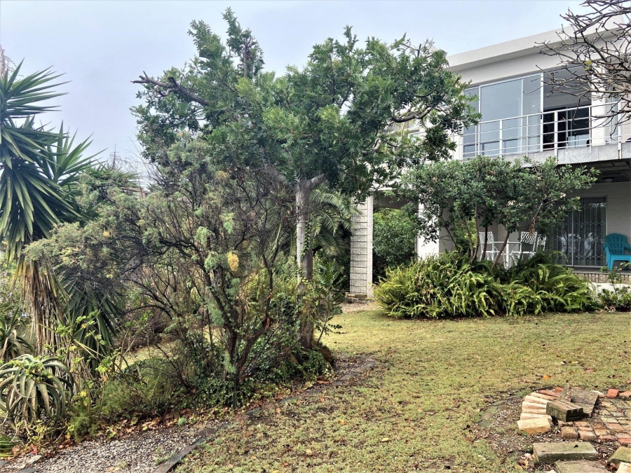 3 Bedroom Property for Sale in Wavecrest Eastern Cape